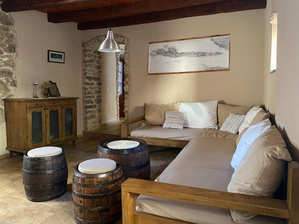 Holiday Home Hauser Vrbanj エクステリア 写真