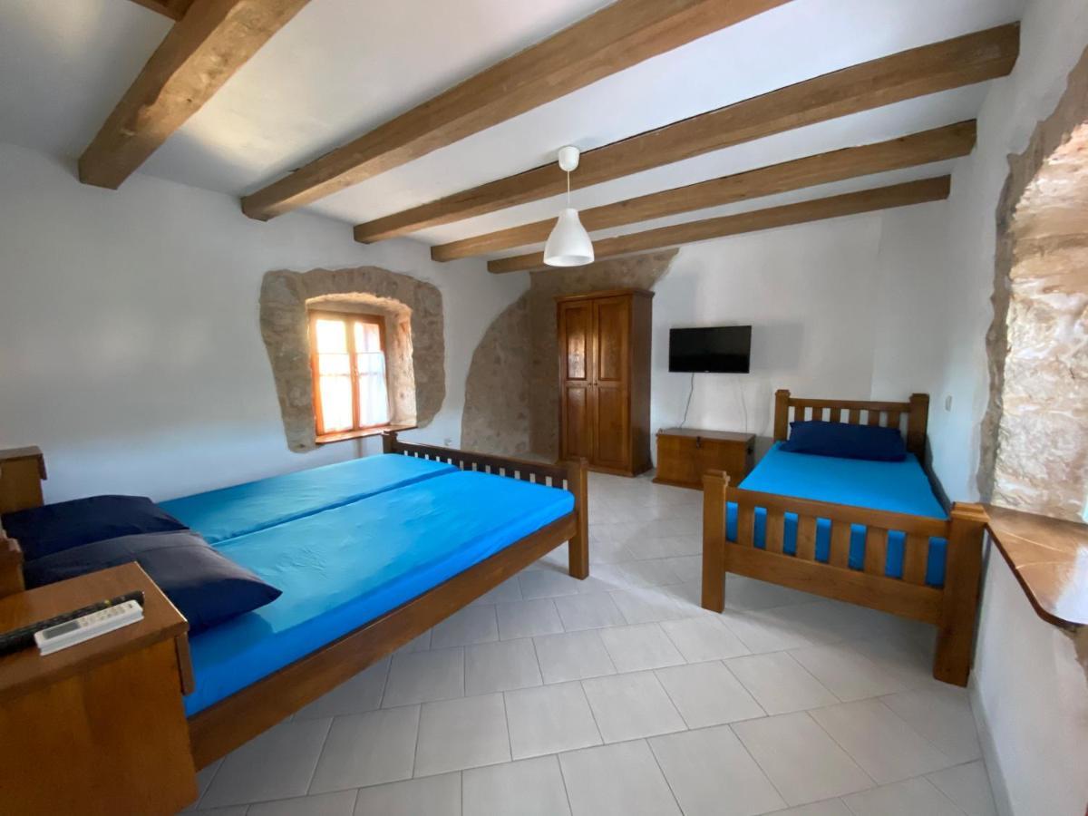 Holiday Home Hauser Vrbanj エクステリア 写真