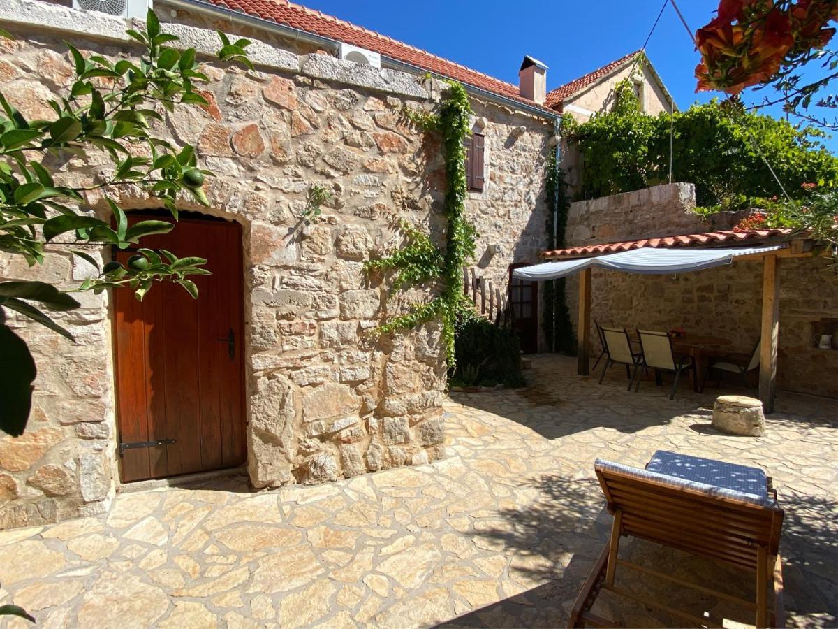 Holiday Home Hauser Vrbanj エクステリア 写真