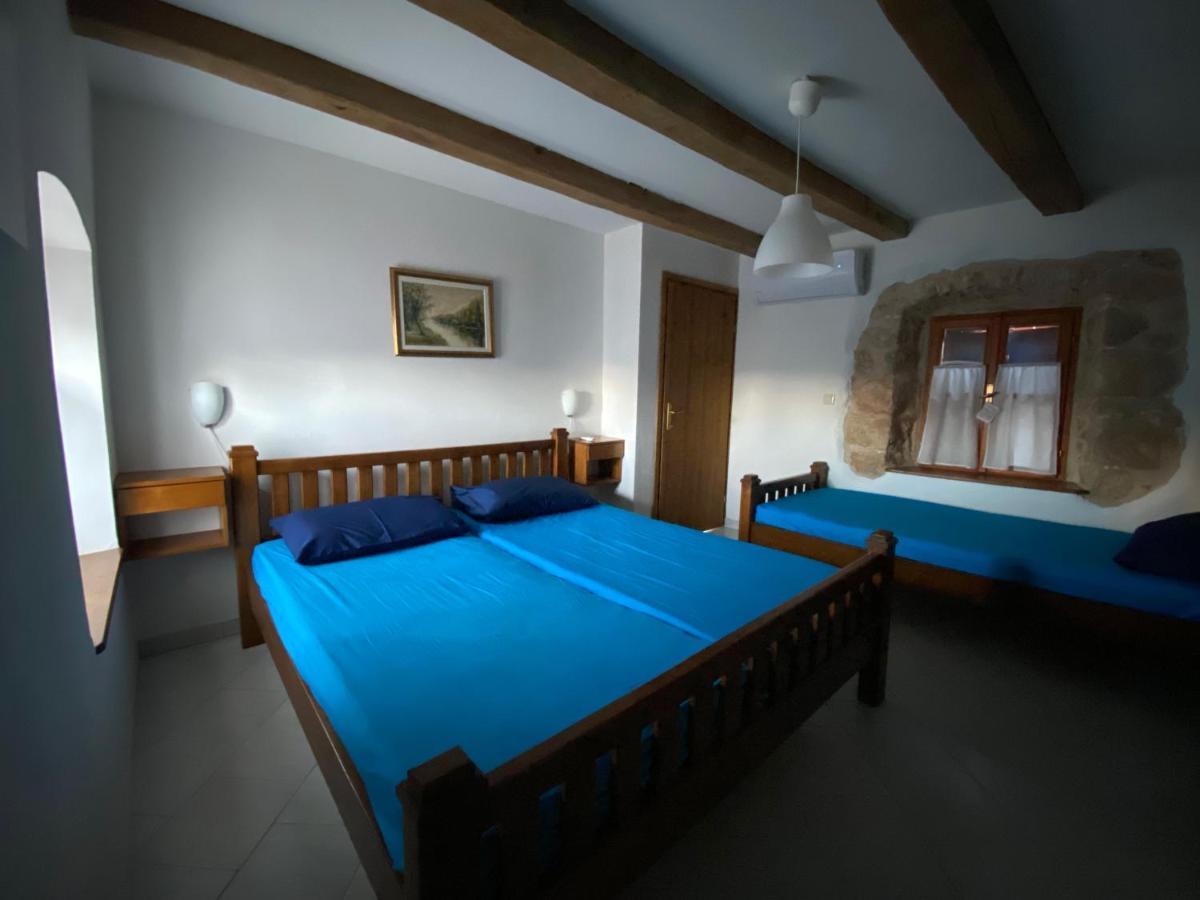 Holiday Home Hauser Vrbanj エクステリア 写真
