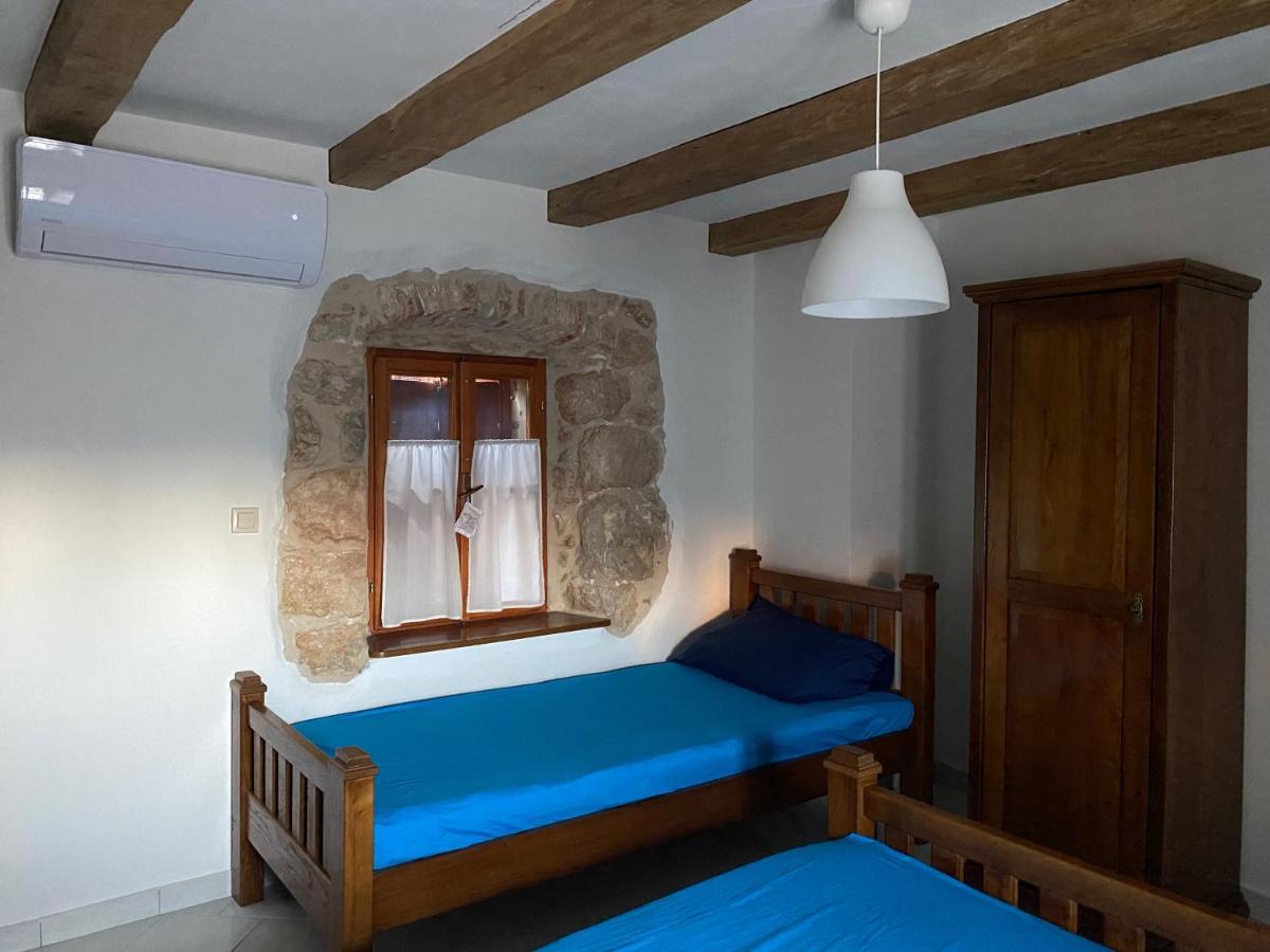 Holiday Home Hauser Vrbanj エクステリア 写真