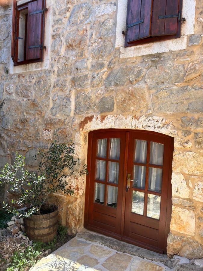 Holiday Home Hauser Vrbanj エクステリア 写真