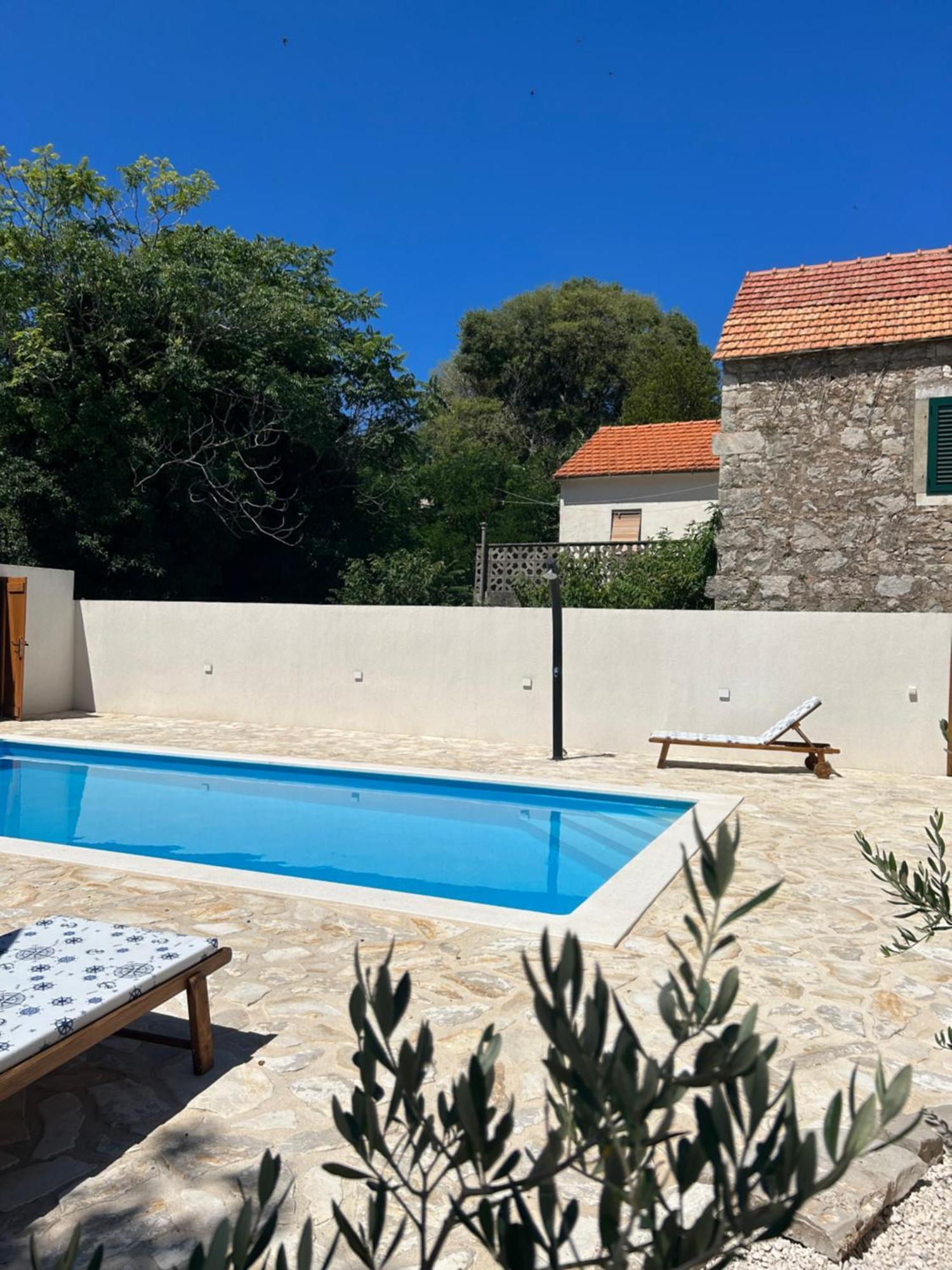 Holiday Home Hauser Vrbanj エクステリア 写真